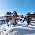 Lesna Przystan - Caloroczne 샬레 Grywald