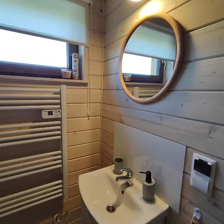 Lesna Przystan - Caloroczne Шале Grywald