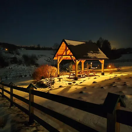 Lesna Przystan - Caloroczne Шале *